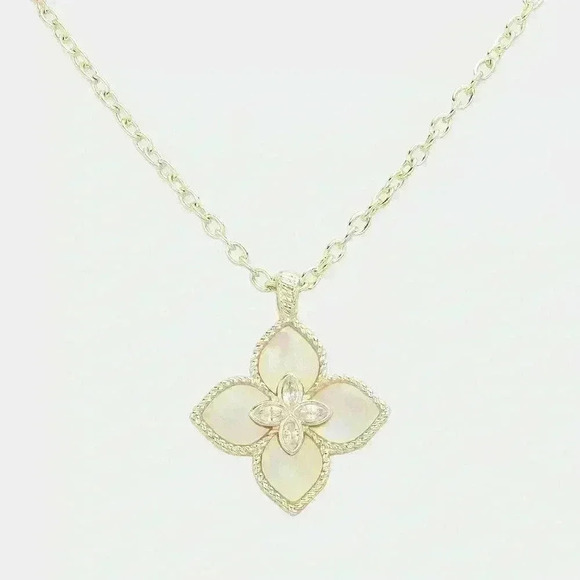 14K GP Mother of Pearl Quatrefoil Pendant Necklace - Picture 3 of 3